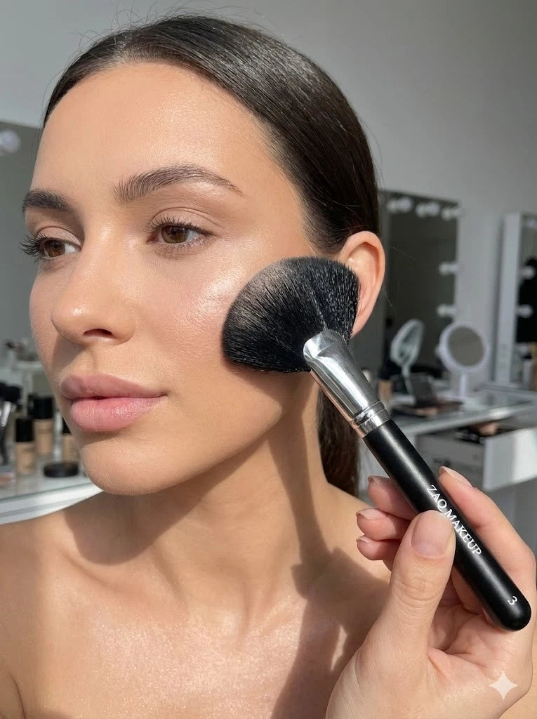 Fluffy Large Fan Brush