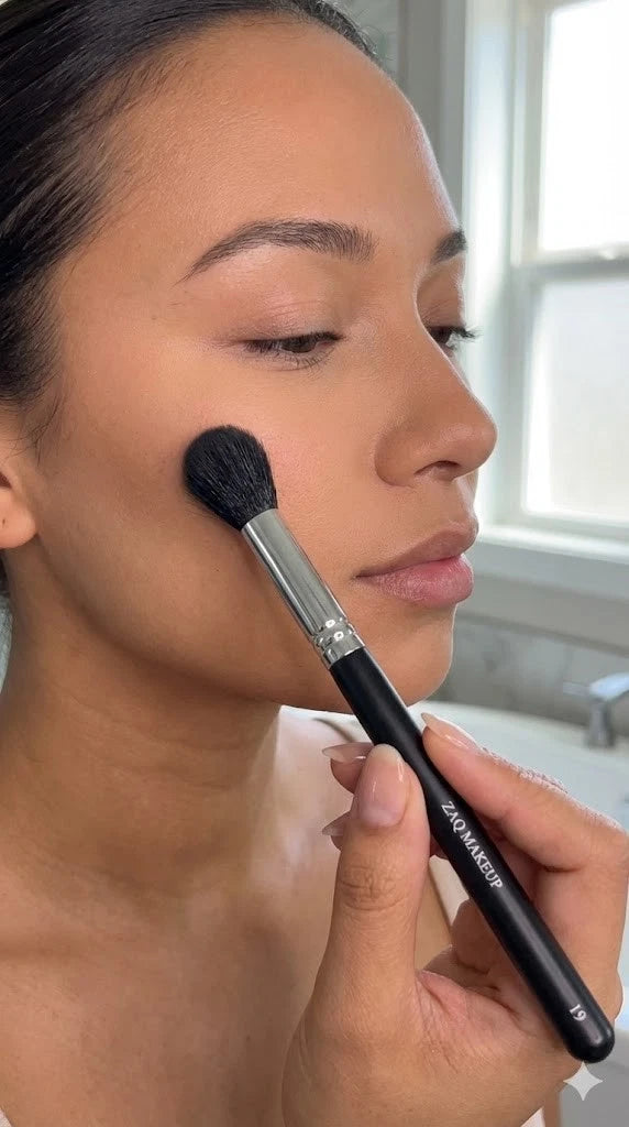 TAPERED BLEANDING BRUSH