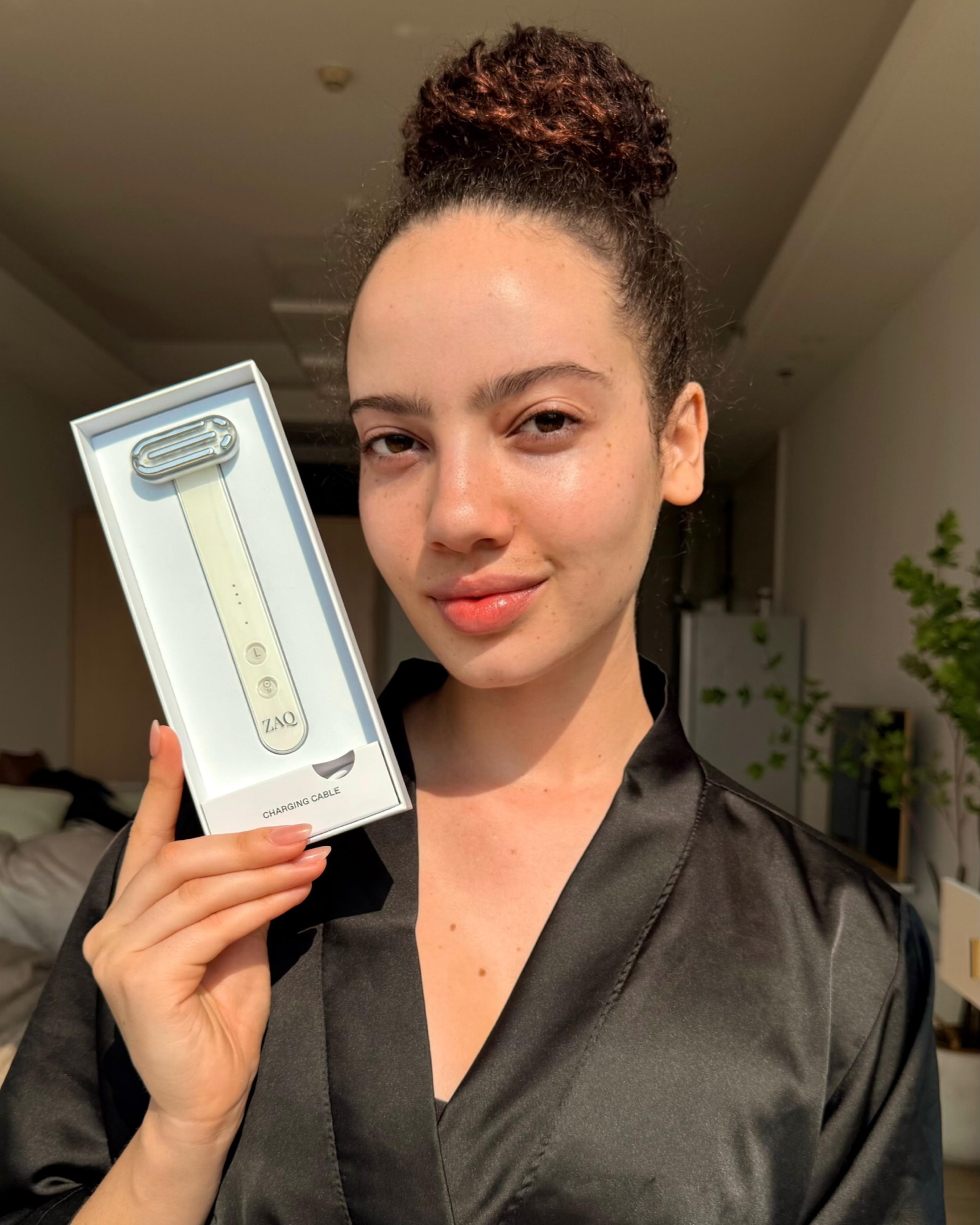 ZAQ Zayn 2.0 Facial Wand – LED Light, Microcurrent, Heat & Vibration