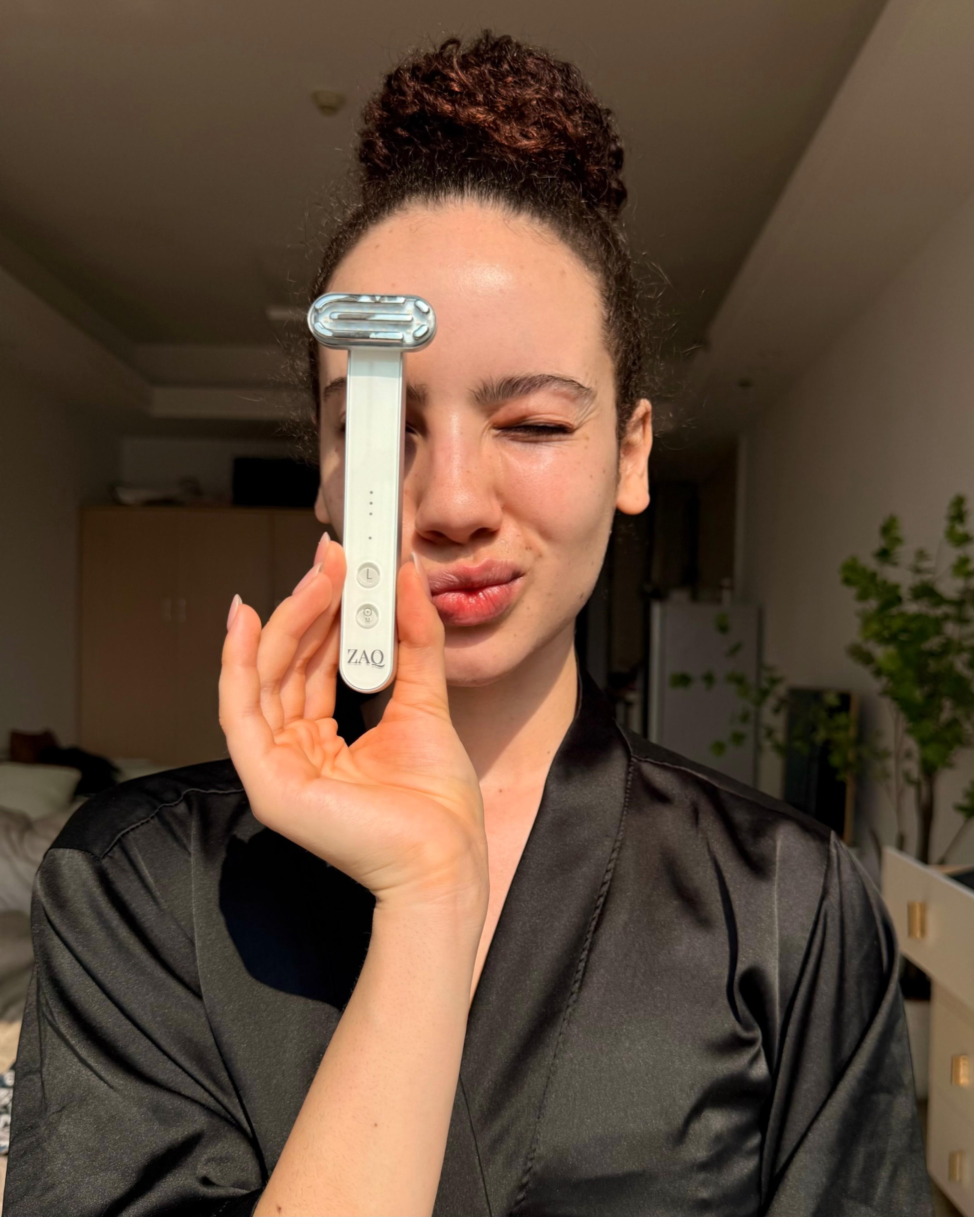 ZAQ Zayn 2.0 Facial Wand – LED Light, Microcurrent, Heat & Vibration
